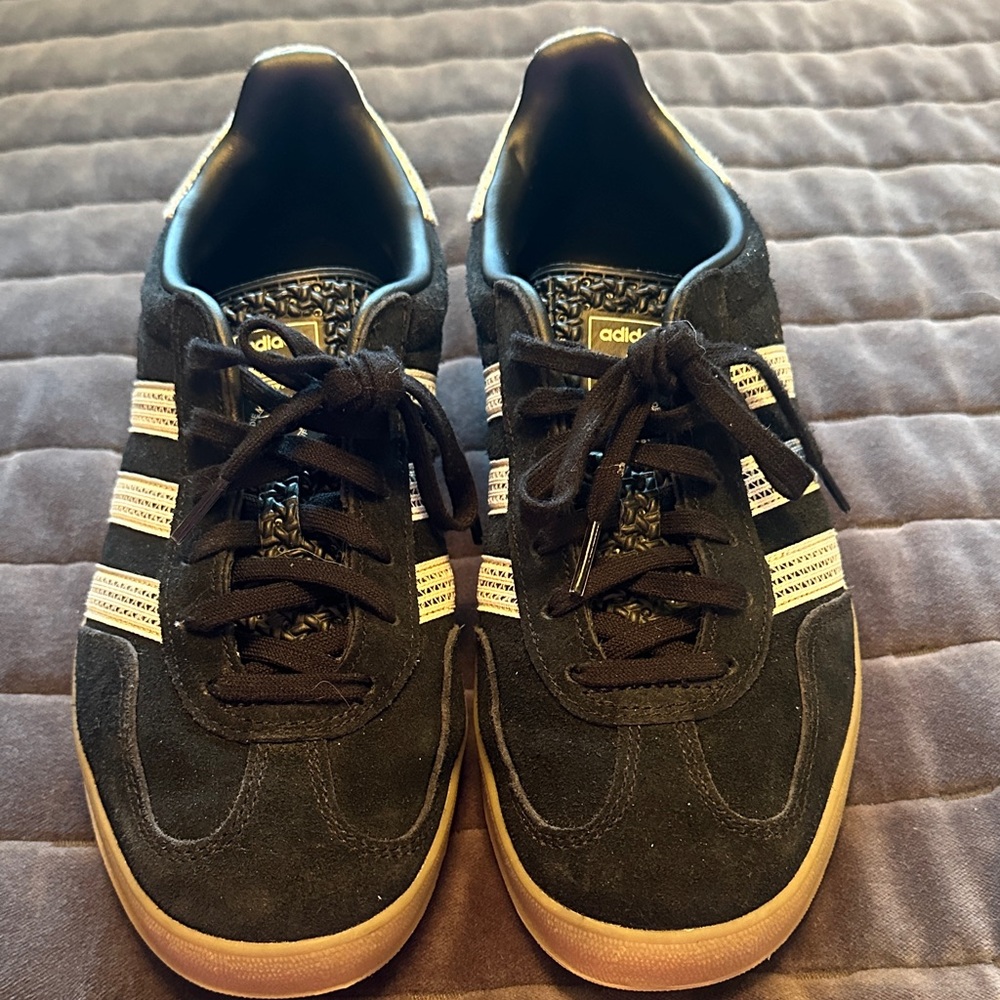 Adidas Gazelle Indoor Sneakers (Women) black with white stripes - sz 9